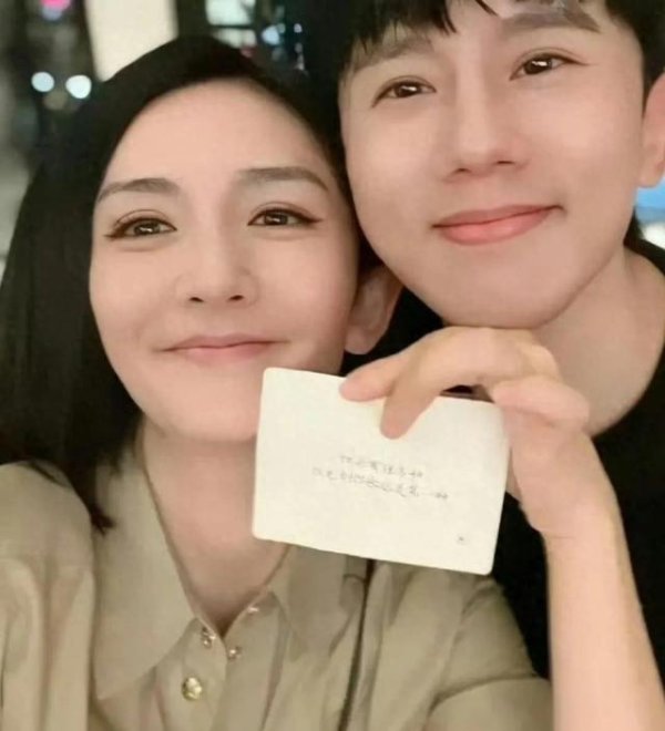 股票配资的最新资讯 谢娜张杰合体上综艺，12年糖我嗑不够！